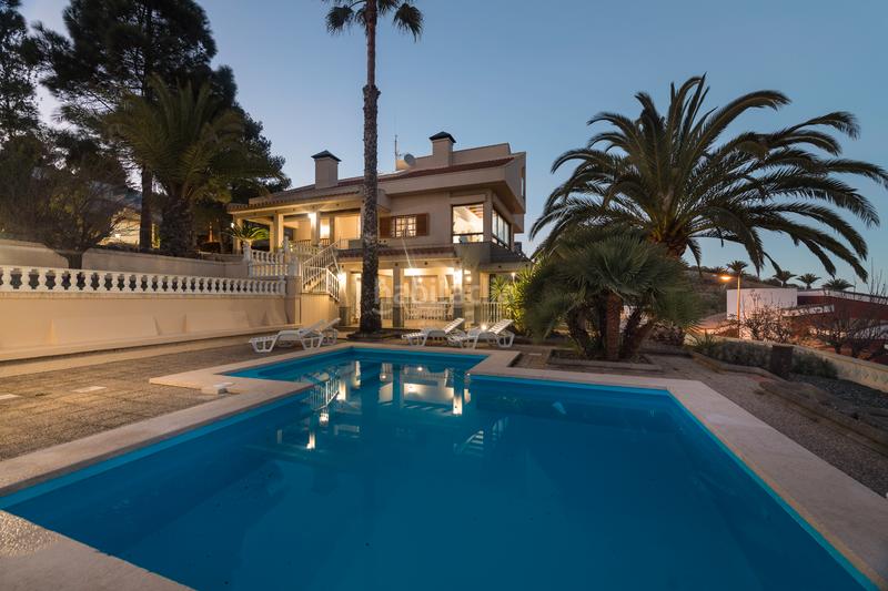 Foto 1757e9ad-e045-4ecd-85d7-06c0e37f1d0e. Chalet exclusiva villa con encanto canario y vistas al atlántico en Santa Brígida