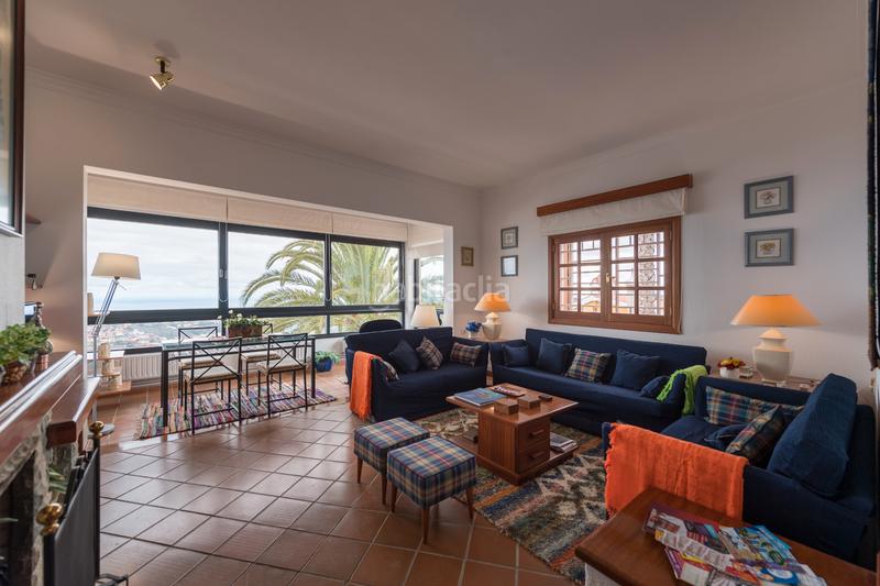 Foto 5181db8c-21cb-44d9-bb05-c435c554b680. Chalet exclusiva villa con encanto canario y vistas al atlántico en Santa Brígida