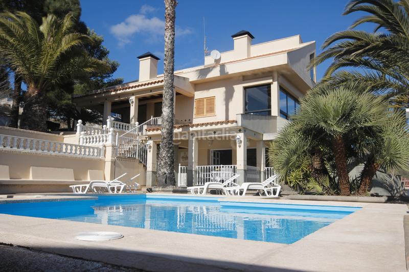 Foto a688cf8a-7537-4d22-8f0a-cc4d697ce354. Chalet exclusiva villa con encanto canario y vistas al atlántico en Santa Brígida