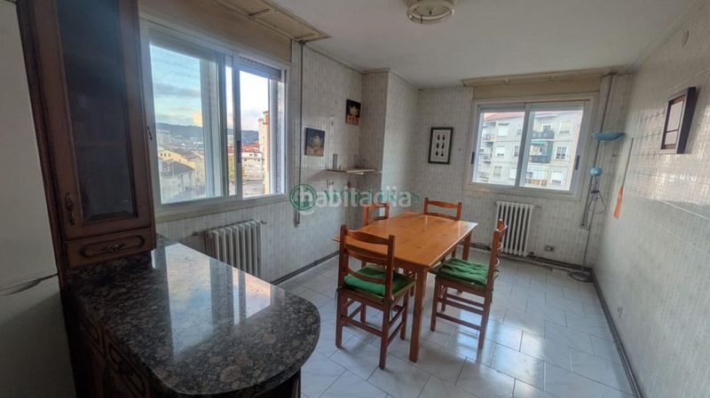 Foto b574b25a-3cca-474e-b147-2e28de82114b. Flat with heating in Casco Viejo Ourense