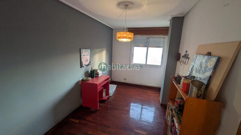 Foto f54aa561-b1b6-4940-8e02-cf6211c9d262. Flat with heating in Casco Viejo Ourense