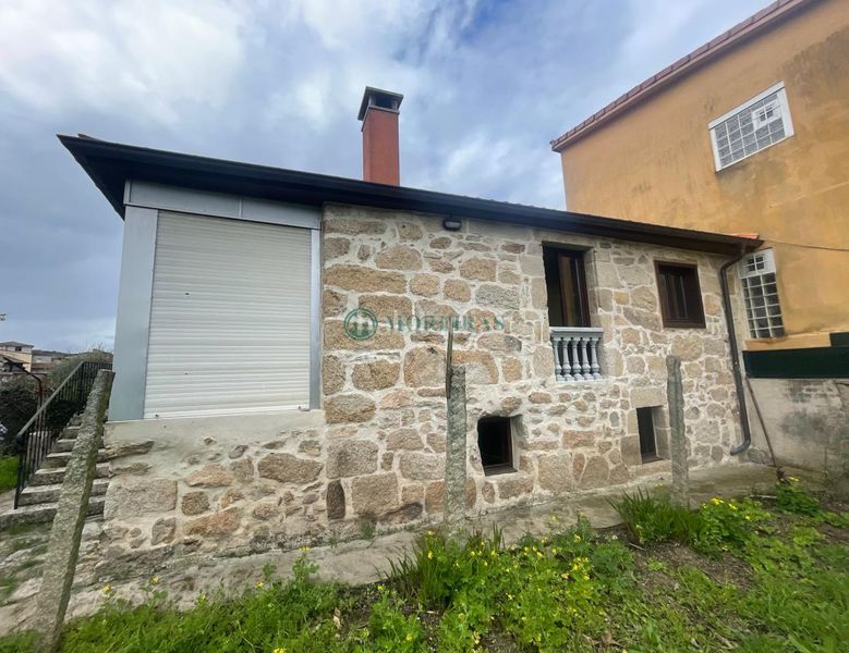 Foto 26d2a6a6-1e9a-418f-b8a1-20ffbbefa8b4. Casa amb calefacció aparcament a Mariñamansa Ourense