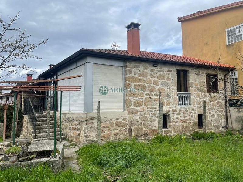Foto e14b49ca-8ec9-45d9-b5fd-0d184d3601a8. Casa amb calefacció aparcament a Mariñamansa Ourense