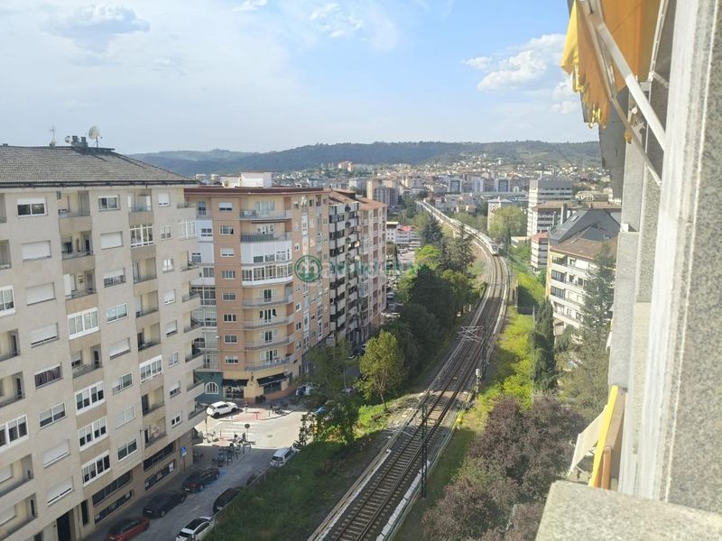 Foto 37403a49-7e2a-430d-afbb-a9b5f48bc248. Pis amb calefacció aparcament a Universidad Ourense