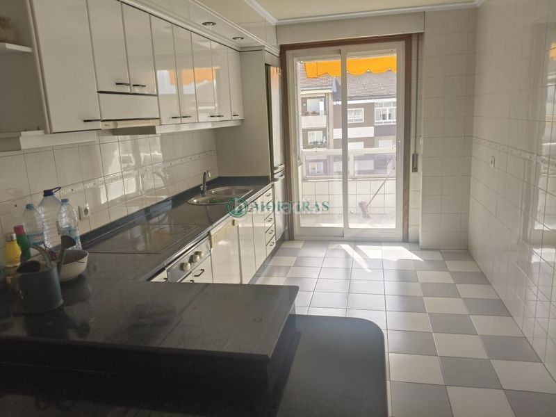 Foto 647e2989-7a62-44db-86fb-1eff12541572. Pis amb calefacció aparcament a Universidad Ourense