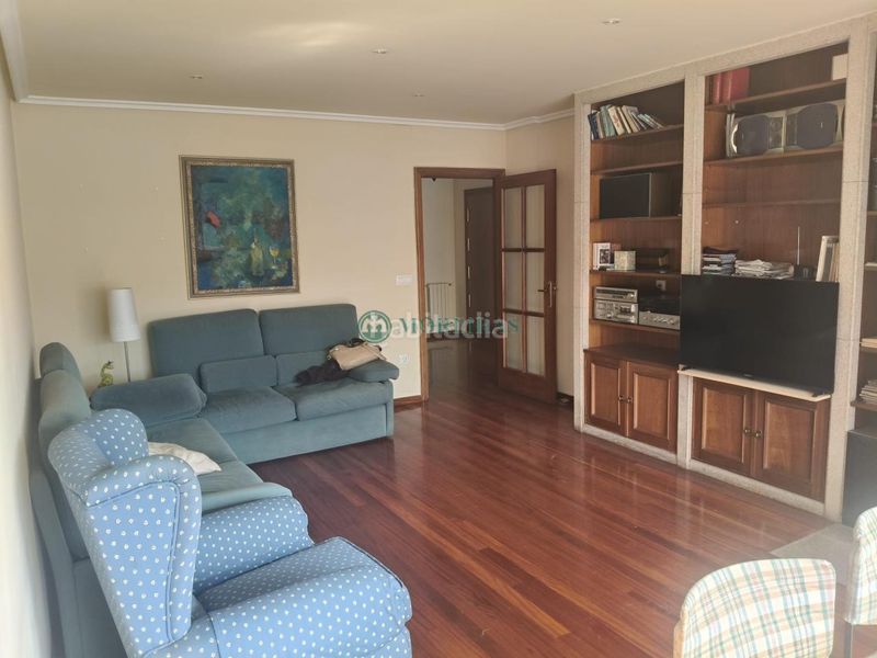 Foto bcac8c9e-c3c9-42c3-9f98-04dc64198346. Pis amb calefacció aparcament a Universidad Ourense