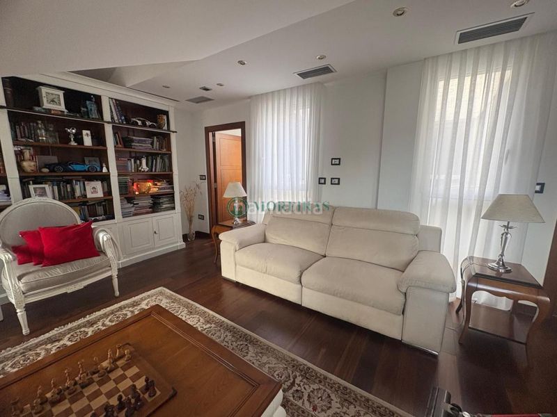 Foto 0d1a7bf8-6203-4997-80f9-1dfbd1f2d849. Àtic amb calefacció aparcament a Casco Viejo Ourense