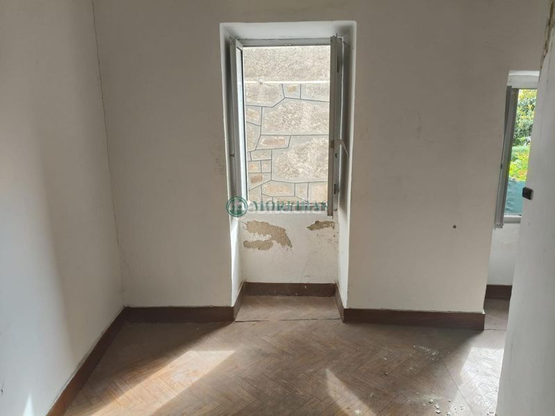 Foto f017ca17-e7f2-4e96-9a3e-8097a3d87ef9. Casa amb calefacció a Ventiun Ourense
