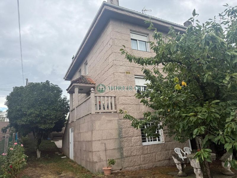 Foto 978913d6-fc55-49b0-b031-8a1af6441c80. Chalet en San Rosendo Ourense