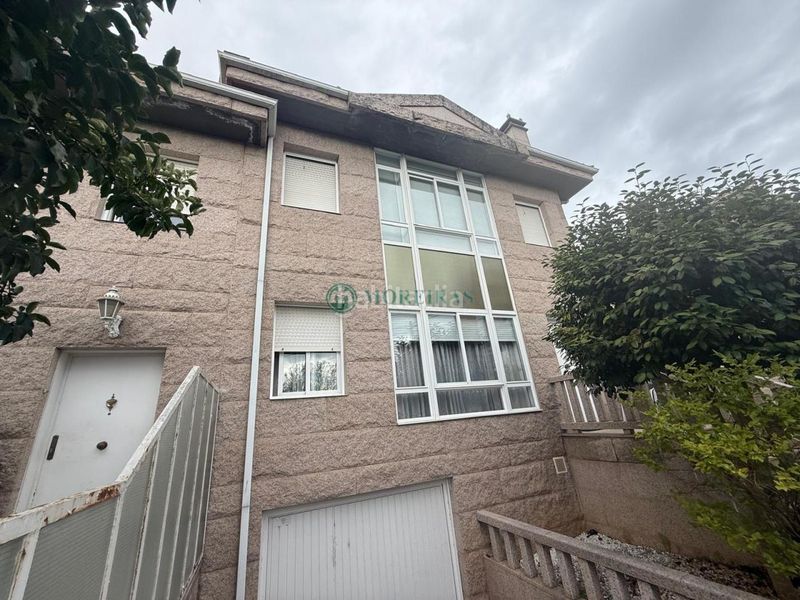Foto d88769d0-20f3-4153-a597-357112e82afb. Chalet en San Rosendo Ourense