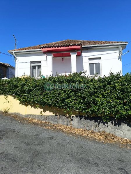 Foto 76535db0-eefa-4952-a2ee-8defcd49f413. House with heating parking in Pereiro de Aguiar (O)