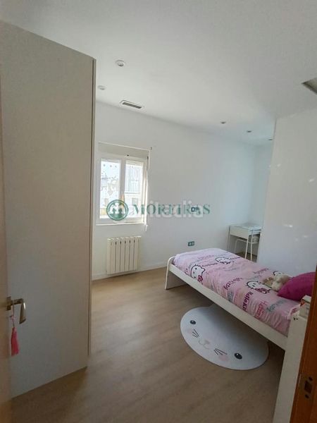 Foto dcbf4bac-21fe-4757-9b7b-3aac82e1d045. House with heating parking in Pereiro de Aguiar (O)