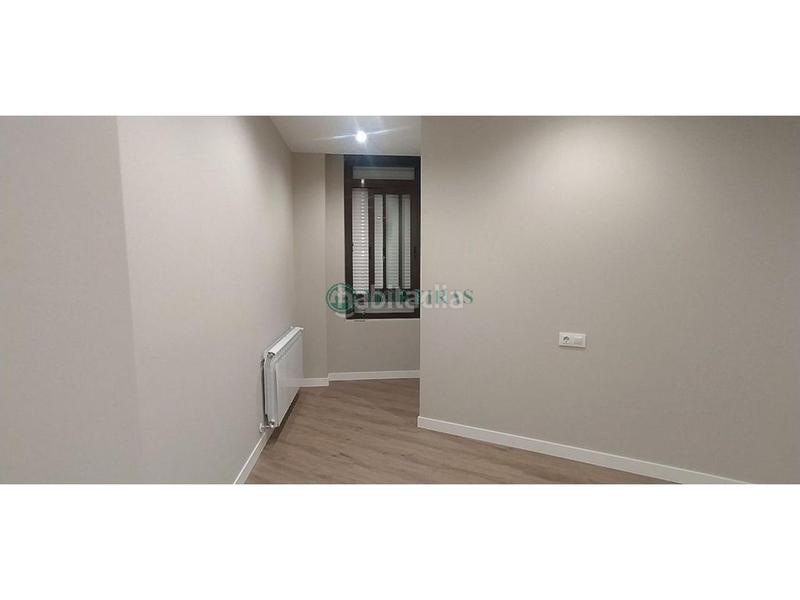 Foto 8349edd0-1d8e-4ef9-a919-c35f62218b4b. Appartement avec chauffage parking dans Centro Ourense