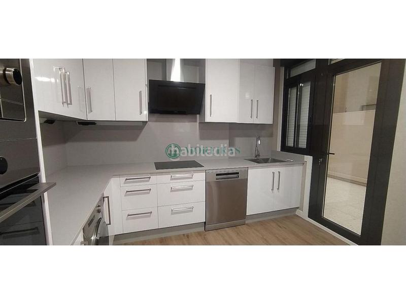 Foto d7cc93d8-8189-40ac-af60-c99245b4daf4. Appartement avec chauffage parking dans Centro Ourense