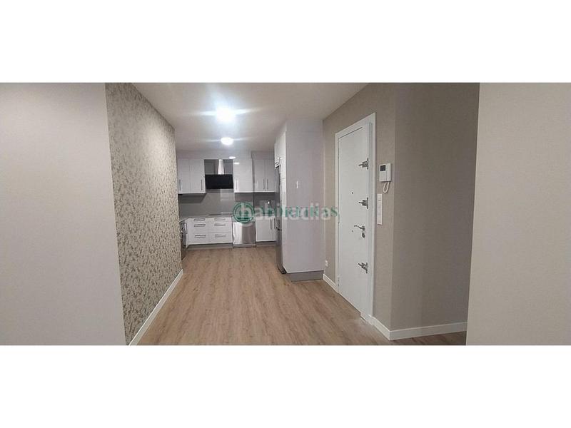 Foto ab9960cc-1754-42f1-ae96-b556897c741c. Piso en Centro Ourense