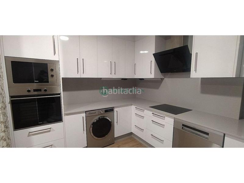 Foto b9cfe502-9add-4f11-b136-3e6d0fc4c985. Piso en Centro Ourense