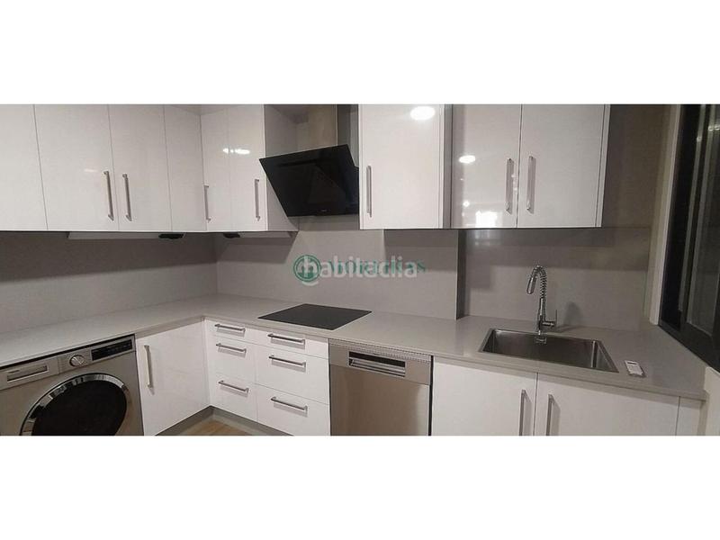 Foto f286bb13-7b85-471b-9a62-fbd283e324c6. Piso en Centro Ourense