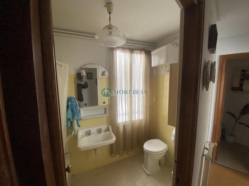 Foto 4b107752-35a5-42a7-a25a-2994f0d72ccc. Piso en Centro Ourense