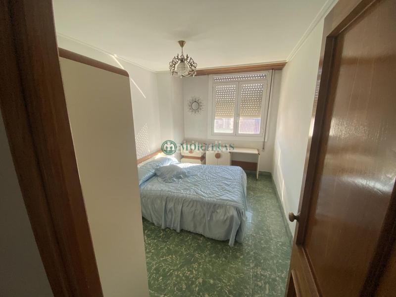 Foto baec98bd-4b3a-49a2-afef-90ece8e18313. Piso en Centro Ourense
