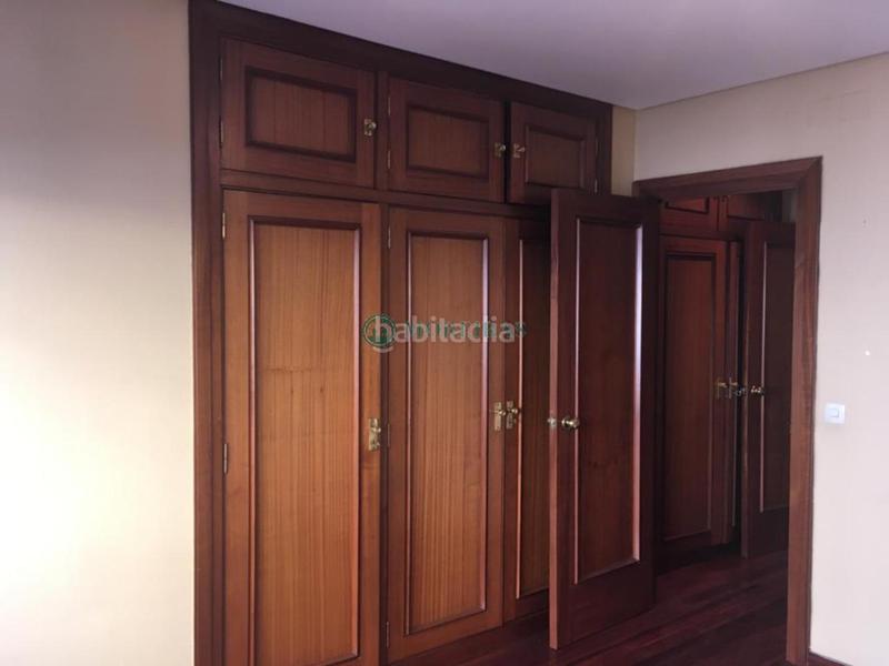 Foto 24b51838-3ceb-44eb-947b-ee6958db25d7. Pis amb calefacció aparcament a Centro Ourense