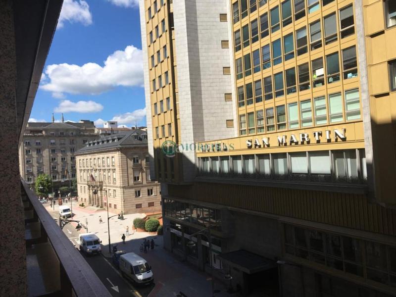 Foto 7492cb17-8291-488c-abb7-5780903fc5dd. Pis amb calefacció aparcament a Centro Ourense