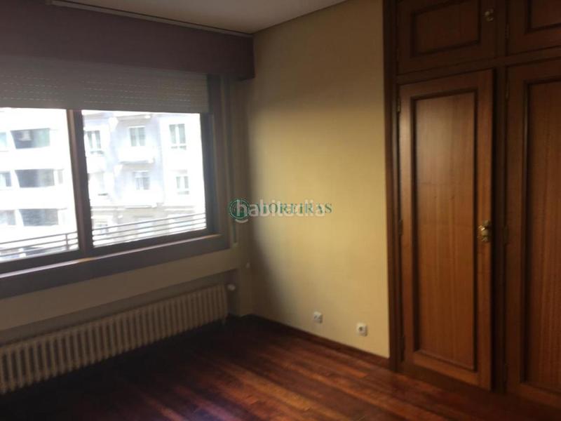 Foto 80e41946-4ce5-4185-a39f-0720907809bc. Pis amb calefacció aparcament a Centro Ourense