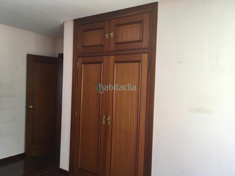 Foto e6ca5a28-f949-44ab-b06b-358fd4bf88b3. Pis amb calefacció aparcament a Centro Ourense