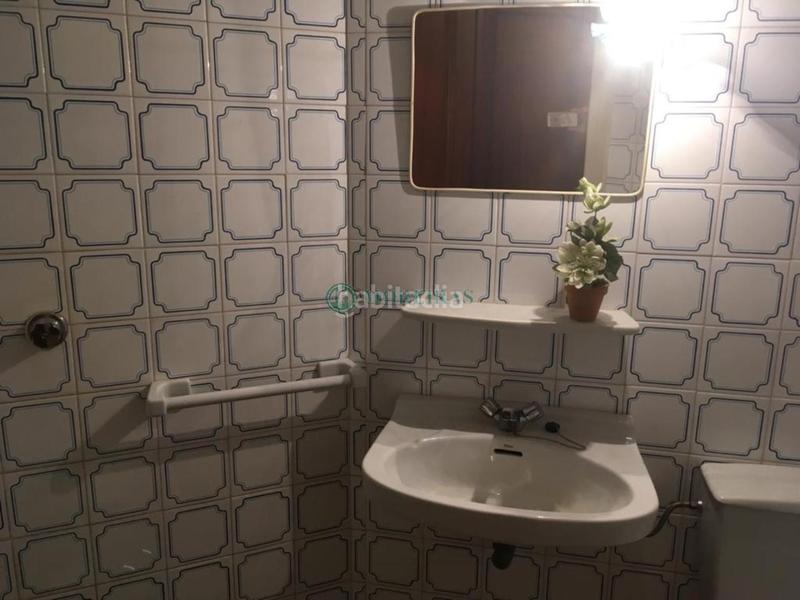 Foto eb123303-ddbf-4e4e-8015-d9acec0ccdb1. Pis amb calefacció aparcament a Centro Ourense