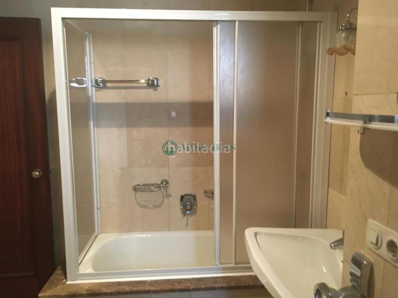 Foto ef0f0922-0ca2-44d4-b1c9-12c293741d64. Pis amb calefacció aparcament a Centro Ourense