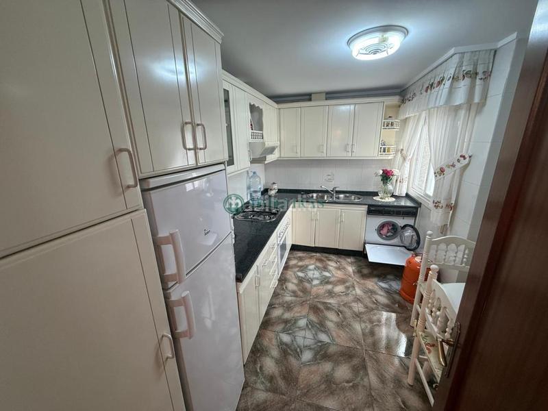 Foto b65bc6a9-e90d-4f87-9a20-10ba059d1c7d. Flat with heating parking in Ventiun Ourense