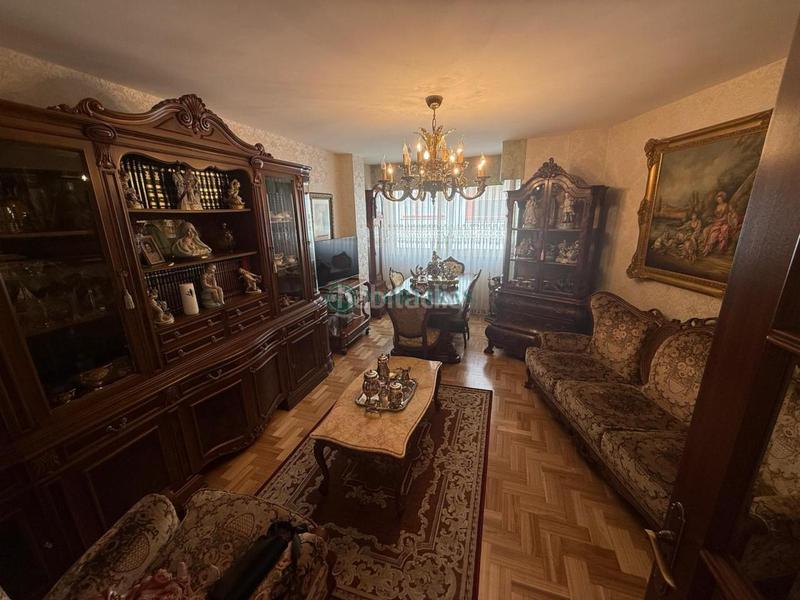 Foto bcfced10-43df-4649-928d-79cb97e7c800. Flat with heating parking in Ventiun Ourense