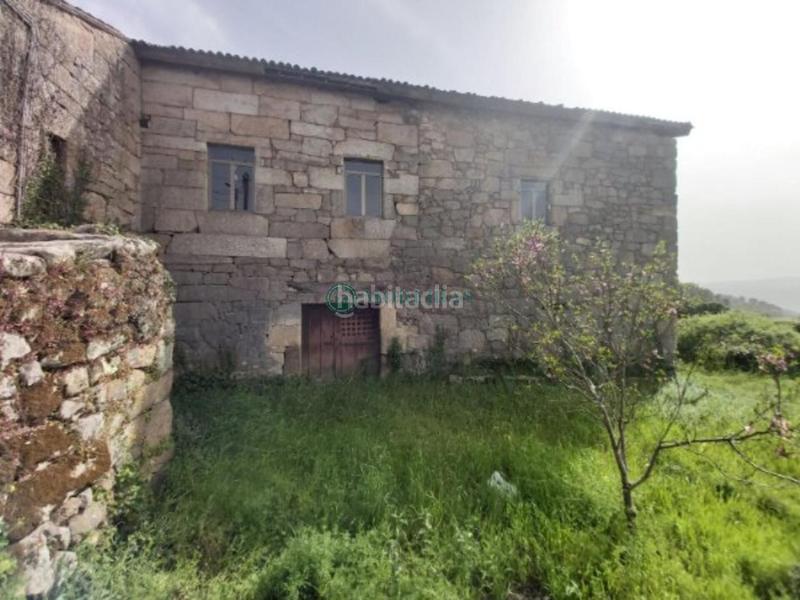 Foto a10f9a66-8f2f-4320-9cdd-a542b15be77a. Casa en As Lagoas Ourense