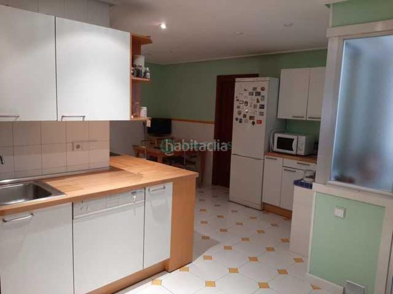 Foto e1a9c013-9c20-4f50-a97e-d7a82849c3f6. Piso en Centro Ourense