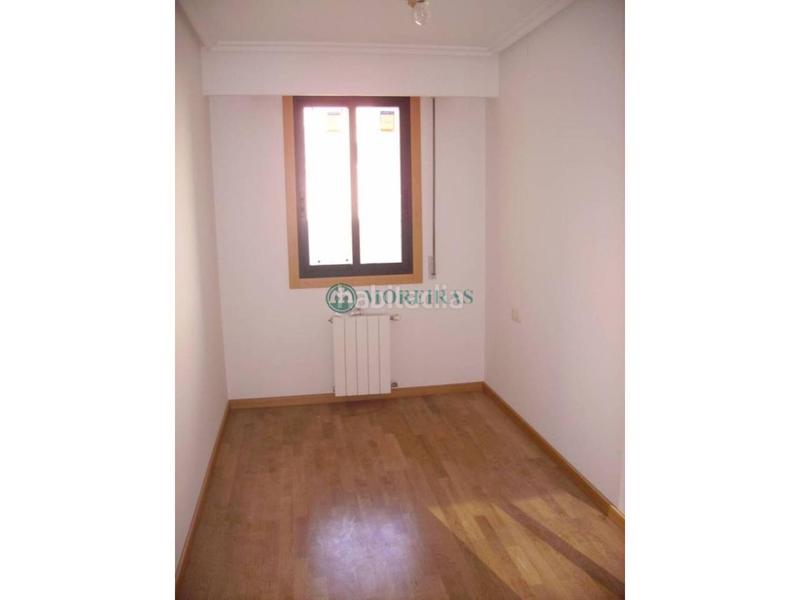 Foto 67f64aad-f3a8-472b-a2f5-e11282c76997. Appartement avec chauffage parking dans Couto Ourense