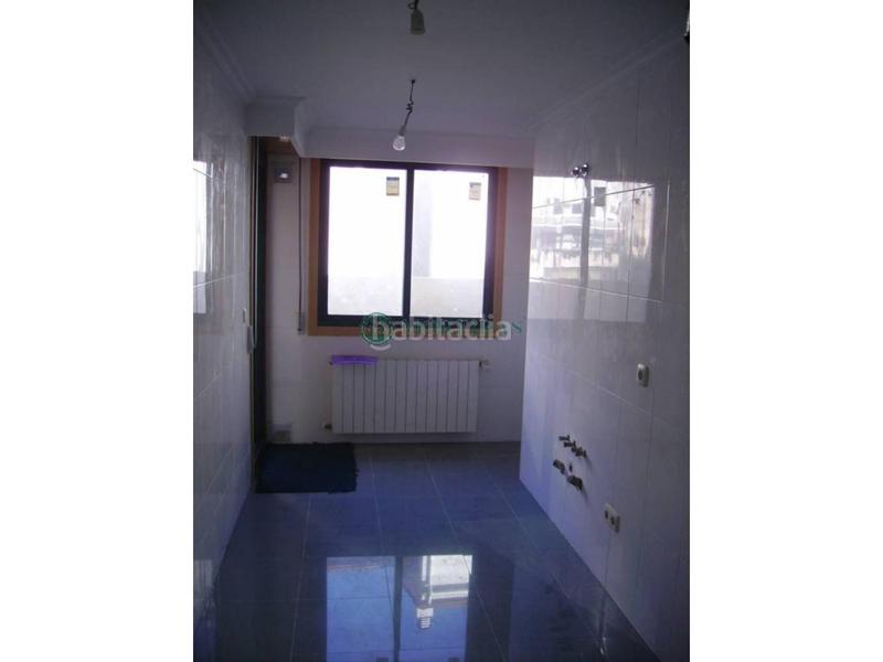 Foto a6b70d22-5549-4afe-819e-cbf524f6868b. Flat with heating parking in Couto Ourense