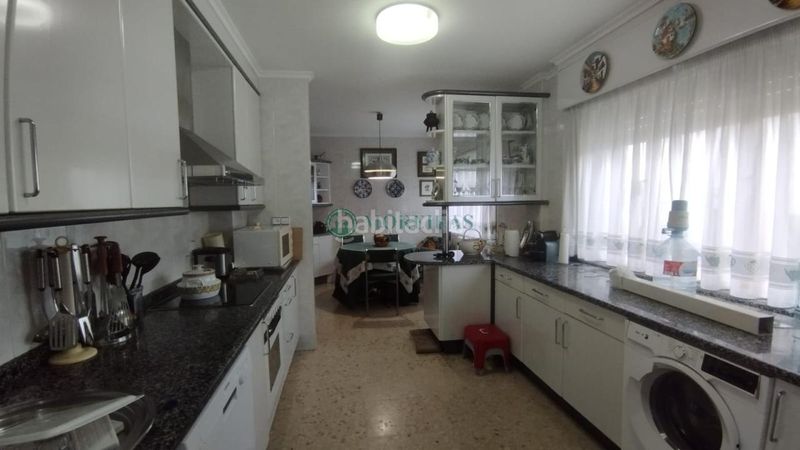 Foto d6669a2b-dd9d-495a-948c-d09584079285. Xalet amb calefacció aparcament a Ventiun Ourense