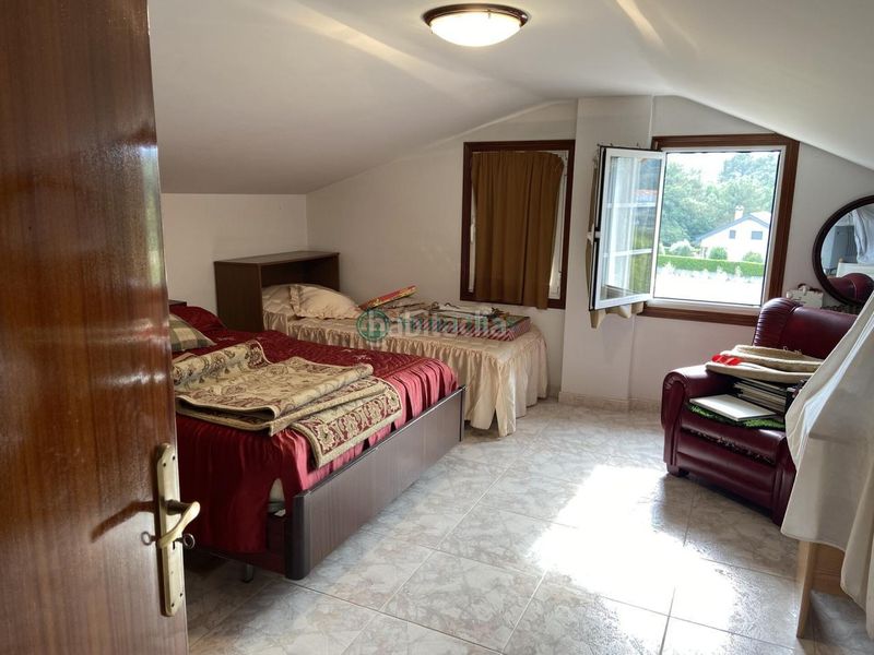 Foto b7d22693-4923-451b-a6b8-b2267f03875a. Casa amb calefacció aparcament a Mariñamansa Ourense