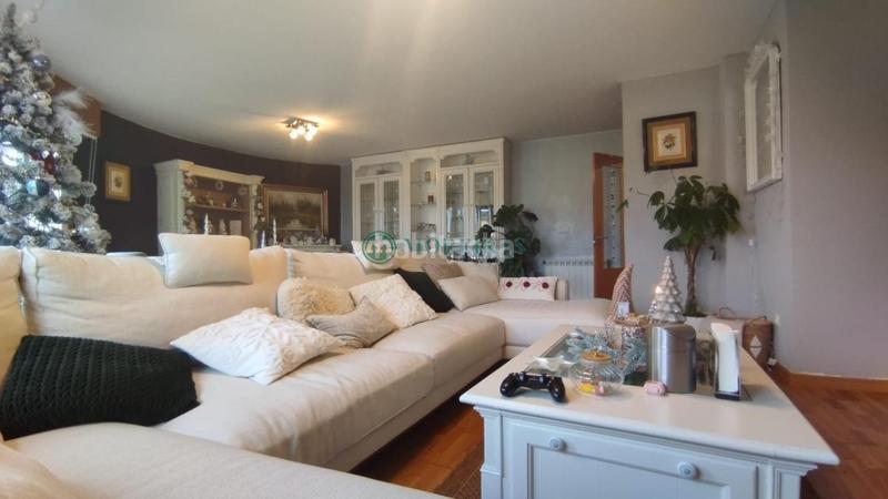 Foto b4da06ef-4582-48c1-983f-1c3bc309bf85. Xalet amb calefacció aparcament piscina a Pereiro de Aguiar (O)