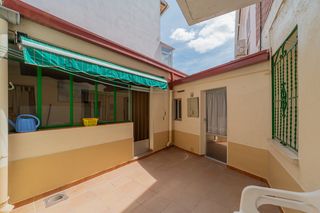 Chalet  Calle de san martín. Casa / chalet pareado en venta en calle de san martín 39, puerta
