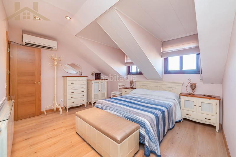 Foto 76bfb84c-f1ee-49ba-8792-f70803057b55. Piso dúplex en venta – 3 dormitorios y garaje en Pinto