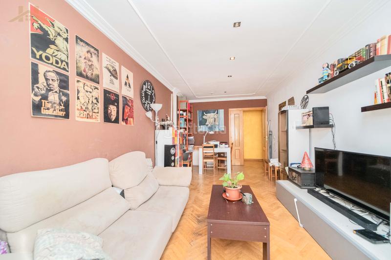 Foto ade73949-6fd5-4ec6-9af8-6e7d0d50478d. Piso acogedor piso con terraza privada y balcón de 2 dormitorios en el centro. en Pinto