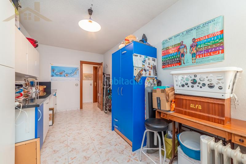 Foto 1c03f3b0-d7d3-4105-9c15-cba034129cc4. Àtic amb calefacció aparcament a Parque Europa-Los Pitufos Pinto