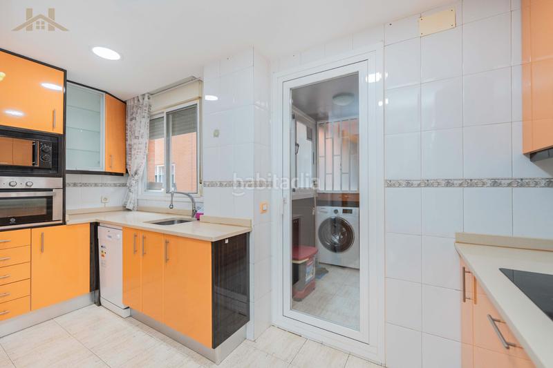 Foto 841c2b2b-67f5-4c08-99f6-498e869a734b. Pis amb calefacció aparcament a Parque Europa-Los Pitufos Pinto