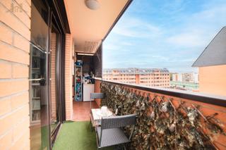 Piso  Calle fernando vii. Fantástico piso reformado de 3 dormitorios con garaje, trastero