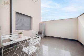 Pis  Calle egido de la fuente. Piso de 3 dormitorios de obra reciente con terraza, aerotermia y