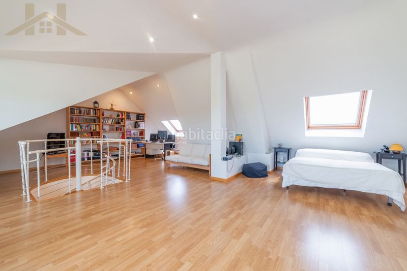 Foto 0ad4f412-a0e6-47a2-9312-b90a151b025f. Casa aparellada amb calefacció aparcament a Parque Europa-Los Pitufos Pinto