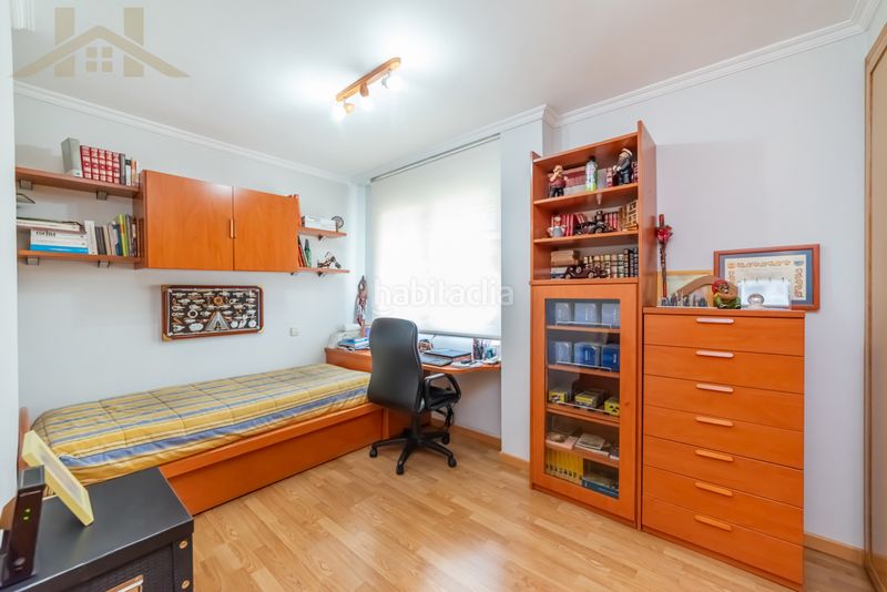 Foto f00eb43a-b7ce-430a-b42d-d57c6317c417. Casa aparellada amb calefacció aparcament a Parque Europa-Los Pitufos Pinto