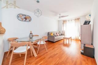 Appartement  Calle valdemoro. Luminoso piso de 2 dormitorios con cocina abierta, trastero y ba