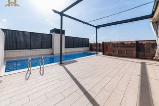 Reihenhaus  Calle amadeo vives. Casa / chalet adosado en venta en calle amadeo vives 39, teneria