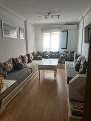 Appartement  Instituto. Piso 80mts. 2 dormitorios
